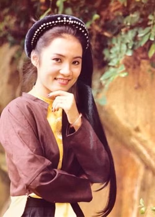 Nụ cười tươi của Hồng Đào khi cô ở độ tuổi đôi mươi. Ảnh: FBNV