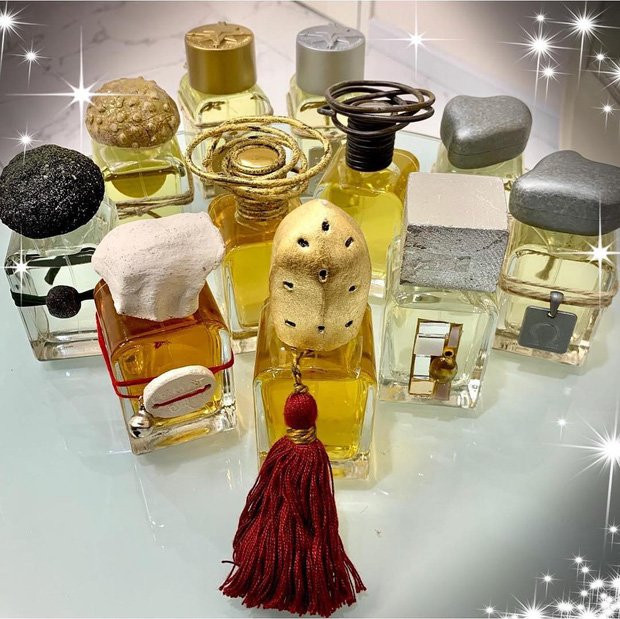 Để sở hữu 11 chai nước hoa cao cấp ý của thương hiệu Mendittorosa and Talismans Collezione Preziosa, ông xã Hari Won đã phải chi về hơn cả trăm triệu đồng.