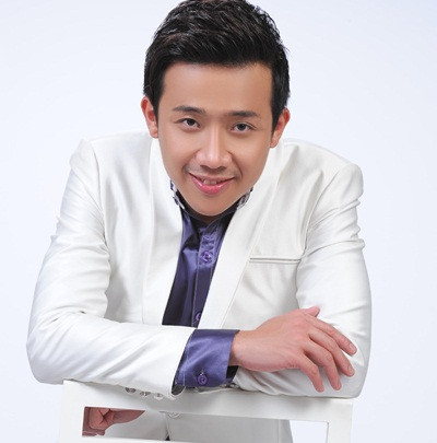 Trấn Thành được biết đến với vai trò là MC, diễn viên hài, diễn viên điện ảnh và diễn viên lồng tiếng. Theo học khoa diễn viên Sân khấu Điện ảnh nhưng Trấn Thành được biết đến nhiều hơn với vai trò MC. Trấn Thành từng đoạt giải 3 cuộc thi Người dẫn chương trình truyền hình năm 2006. Anh thể hiện thành công sự linh hoạt, hài hước trong cách dẫn những chương trình như: Cứ nói đi - chương trình dành cho những người bạn nước ngoài học tiếng Việt, thử thách cùng bước nhảy, Gala cười 2011 hay liveshow Quang Lê: Hát trên quê hương. Ngoài ra Trấn Thành còn là diễn viên lồng tiếng cho phim Alvin &amp; the Chipmunks: Chipwrecked và Madagascar 3: Thần tượng châu Âu. Anh từng cho ra đời cuốn DVD hài kịch do chính anh làm nhân vật chính mang tên Trấn Thành Phiêu Lưu Ký được rất nhiều khán giả yêu thích.