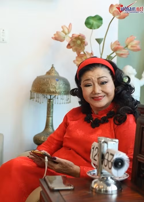 Về già, bà có cuộc sống bình yên bên con cháu. Ảnh: Vietnamnet