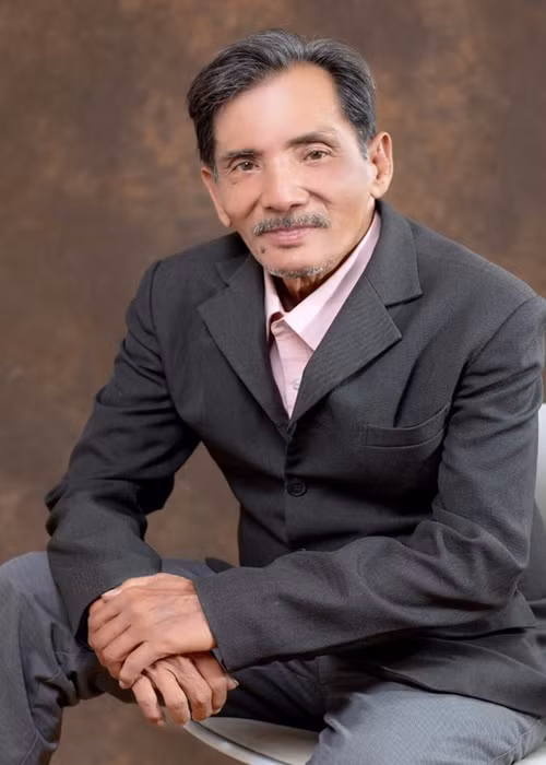 Nhạc sĩ Tô Hiếu chia sẻ với Dân Trí, với phim quay tại Hà Tĩnh, Thương Tín nhận cát sê 20 triệu. Trong quá trình Thương Tín đóng phim, có người quen đi theo để chăm sóc. Trước đó, vì bị đột quỵ vào tháng 2/2021, ông ngưng đóng phim. Ảnh: Lao động