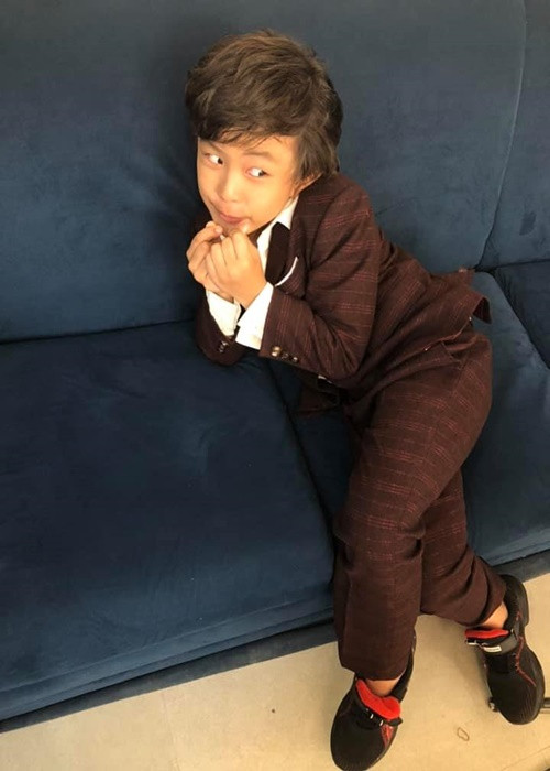 Mẹ của Trường Phú hiện tại làm quản lý cho nam diễn viên nhí. Ảnh: FBNV