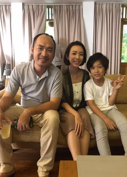 Cậu nhóc nhận được sự yêu mến của nhiều nghệ sĩ nổi tiếng. Ảnh: FBNV