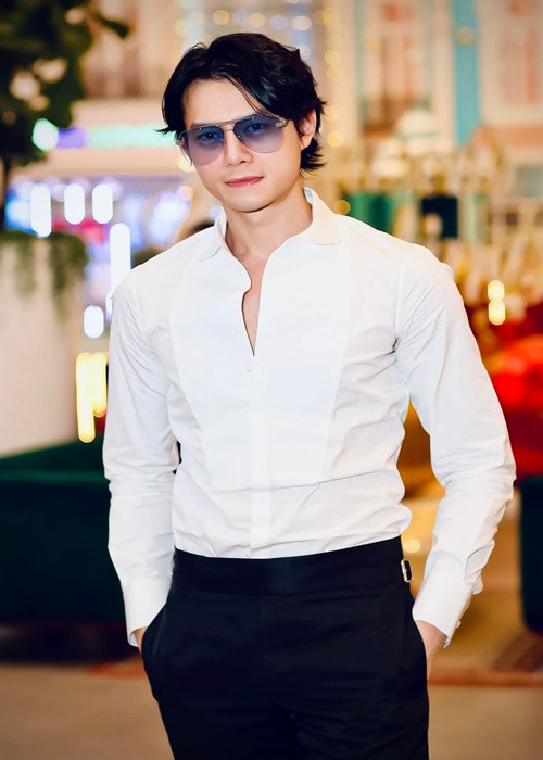 Năm 2018, Anh Dũng bất ngờ Nam tiến. Trong cuộc phỏng vấn với Zing, nam diễn viên trải lòng, khi vào TP HCM, đích đến của anh là tham gia phim điện ảnh và mở công ty chuyên về sản xuất phim. Ảnh: FBNV