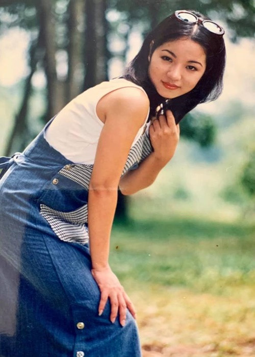 Thúy Nga khoe ảnh mặc sành điệu khi là sinh viên năm thứ nhất tại trường Nghệ thuật Sân khấu. Ảnh: Bảo vệ công lý