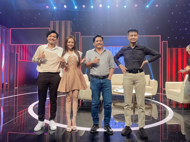 Ngoài phim ảnh, ca hát, nữ diễn viên tích cực tham gia các chương trình giải trí. Ảnh: FBNV