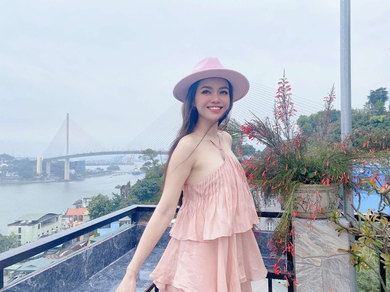 Nữ diễn viên dường như đã cân bằng được cuộc sống sau biến cố ly hôn. Ảnh: FBNV