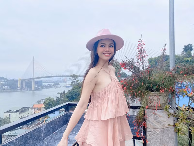 Nữ diễn viên dường như đã cân bằng được cuộc sống sau biến cố ly hôn. Ảnh: FBNV