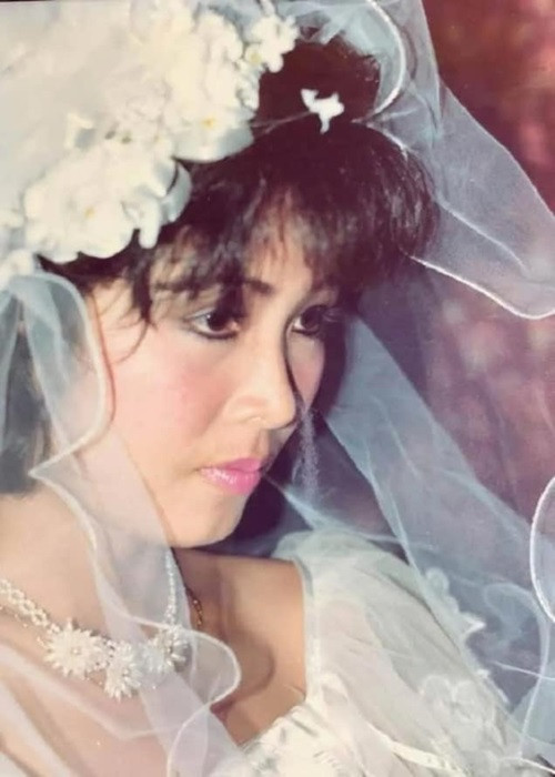 Sau cuộc hôn nhân đầu tiên đổ vỡ, Hồng Vân tái hôn với diễn viên Lê Tuấn Anh. Ảnh: FBNV