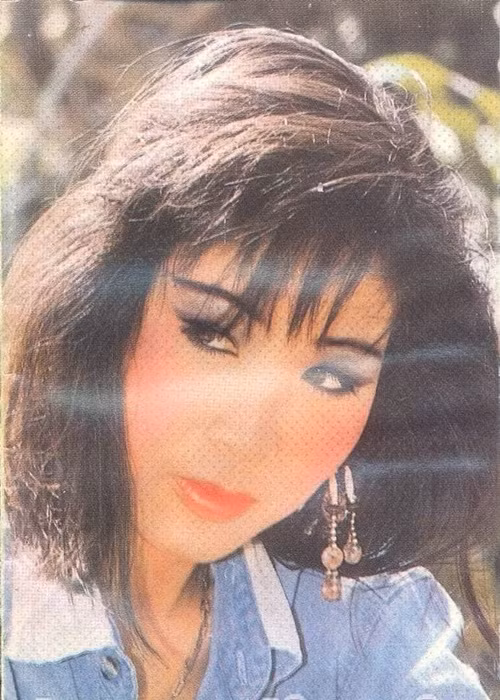 Ở độ tuổi xuân xanh, nghệ sĩ Hồng Vân có phong cách thời trang sành điệu. Ảnh: FBNV