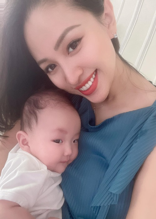 Tháng 5/2022, nữ MC hạ sinh con gái.