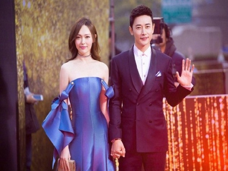 Tin đồn tình cảm giữa Lý Dịch Phong và Đường Yên lắng xuống khi Đường Yên công khai hẹn hò La Tấn. Hiện tại, Đường Yên và La Tấn có cuộc hôn nhân rất hạnh phúc. Ảnh: Lao động