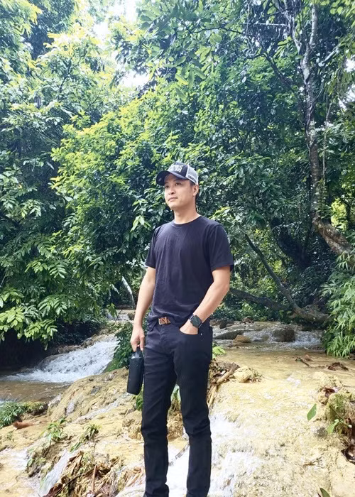 Dien vien Hong Dang khoe anh du lich sau on ao