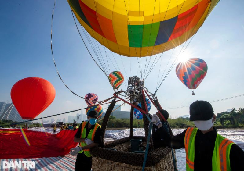 Do vậy, việc kéo thử nghiệm đại kỳ sáng nay là rất cần thiết để hạn chế những sơ suất phát sinh trong sự kiện lễ hội diễn ra vào sáng mai 2/9.