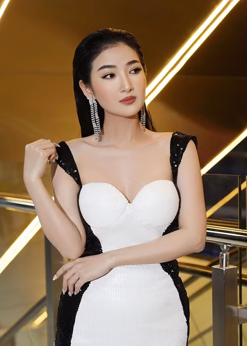 Nhan sắc của nữ diễn viên được nhiều người khen lão hóa ngược.