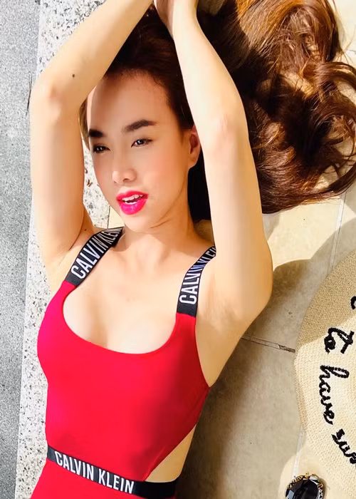 Bà xã của đạo diễn Victor Vũ sở hữu body nuột nà, không chút mỡ thừa. Ảnh: FBNV