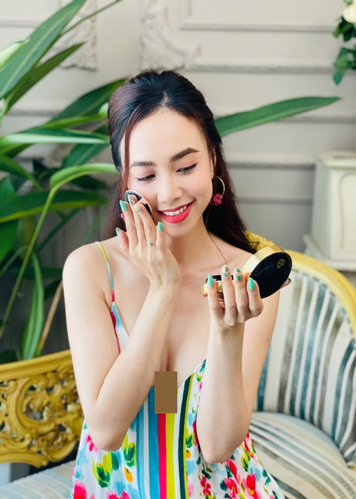 Từ sân khấu đến đời thường, nhan sắc Đinh Ngọc Diệp đều khiến nhiều người phải trầm trồ. Ảnh: FBNV