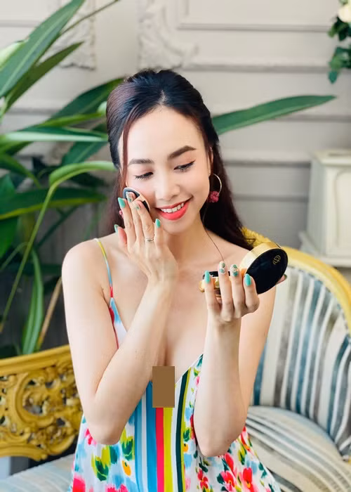 Từ sân khấu đến đời thường, nhan sắc Đinh Ngọc Diệp đều khiến nhiều người phải trầm trồ. Ảnh: FBNV