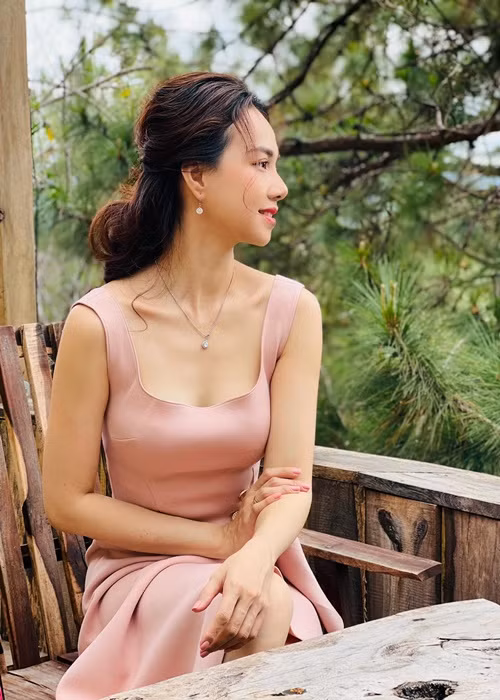 Nữ diễn viên sinh con năm 2018 và năm 2020. Ảnh: FBNV