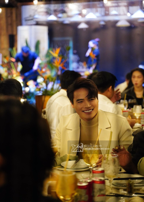 Đại Nghĩa - Võ Tấn Phát không ngồi chung bàn. Ảnh: Yan