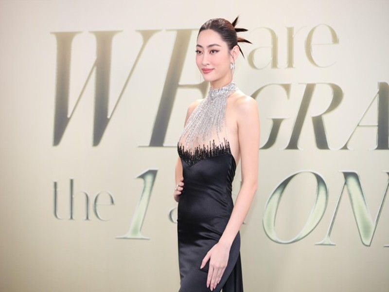 Ngoài Thùy Tiên, không ít mỹ nhân Việt khác cũng dự thảm đỏ chung khảo Miss Grand Vietnam 2022. Hoa hậu Lương Thùy Linh diện bộ đầm dạ hội cổ yếm khi tham gia sự kiện. Ảnh: Tiền Phong