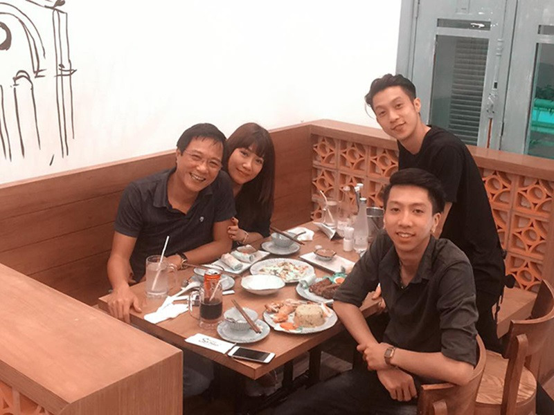 Trọng Trinh từng cho biết, vợ rất hiểu và chia sẻ sự nặng lòng của anh với các con riêng. Ảnh: Dân Việt