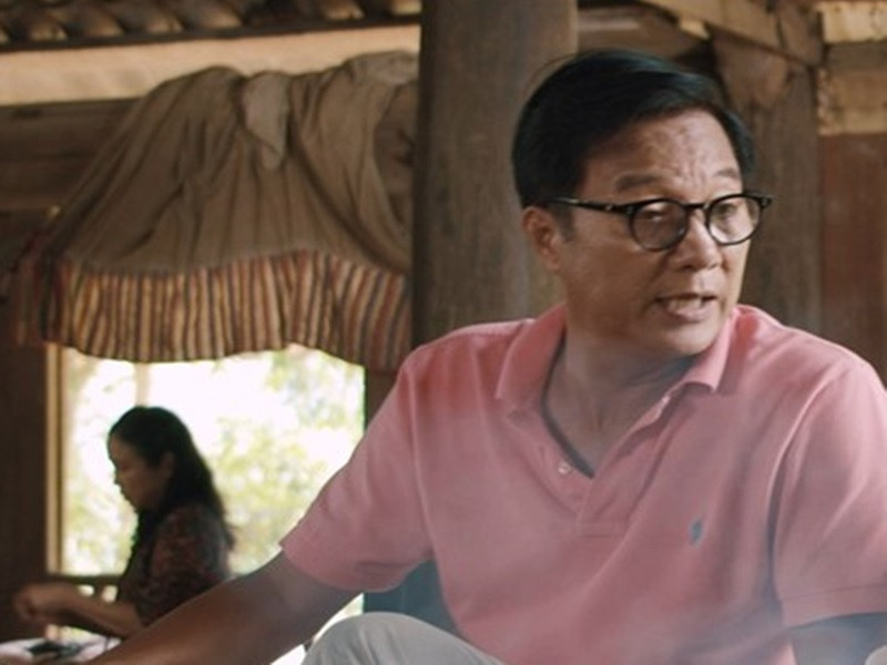 Trong bộ phim “Thông gia ngõ hẹp” vừa lên sóng, NSND Trọng Trinh đóng ông Khôi - một ông bố dí dỏm, hài hước, đáng yêu. Ảnh: Người lao động