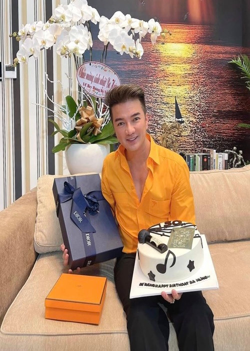 Đàm Vĩnh Hưng sinh ngày 2/10/1971. Mỗi dịp sinh nhật, anh thường tổ chức hoành tráng. Ảnh: Dân Việt