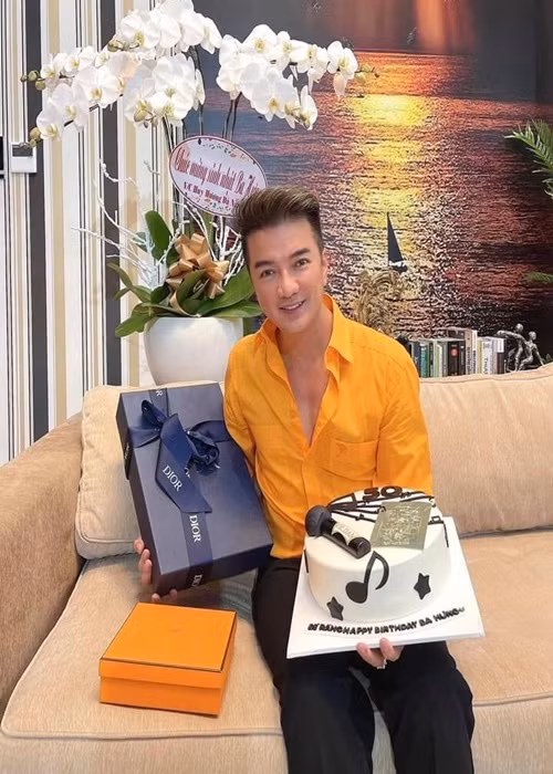 Đàm Vĩnh Hưng sinh ngày 2/10/1971. Mỗi dịp sinh nhật, anh thường tổ chức hoành tráng. Ảnh: Dân Việt