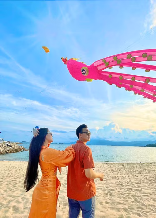 Cặp đôi thường mặc đồng điệu mỗi khi bên nhau.