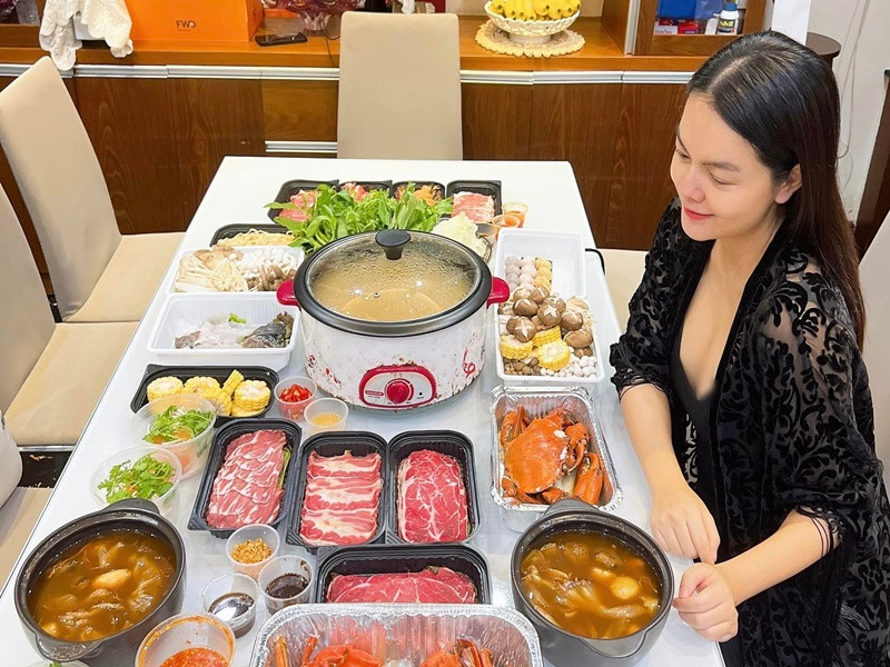 Đến nay, nữ ca sĩ vẫn quyết không chia sẻ danh tính bạn trai hiện tại.