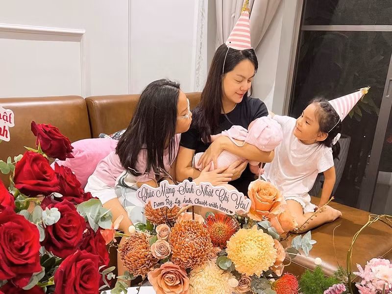 Tuệ Lâm năm nay tròn 10 tuổi còn Tuệ An mới 5 tuổi.