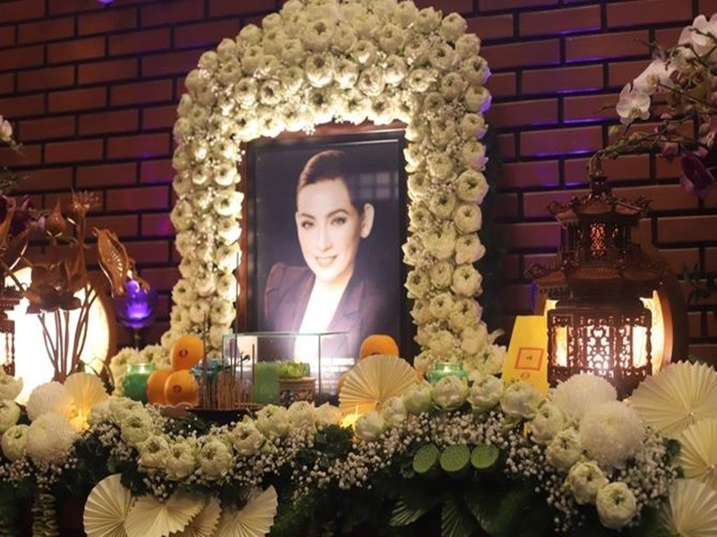 Giỗ đầu của nữ ca sĩ Phi Nhung vừa diễn ra tại Việt Nam và Mỹ. 1 năm trước, nữ ca sĩ qua đời vì COVID-19. Ảnh: Dân Trí