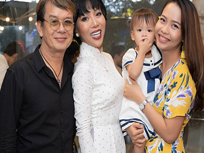 Huỳnh Thư quê ở An Giang. Cô từng là fan của Đức Huy. Ảnh: Dân Việt