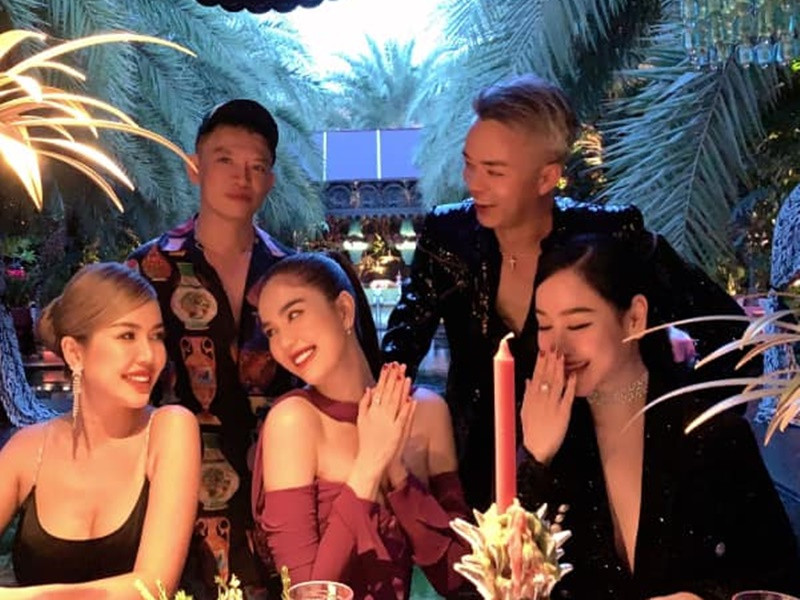 Những cuộc tụ tập của nhóm Ngọc Trinh không thiếu tiếng cười.