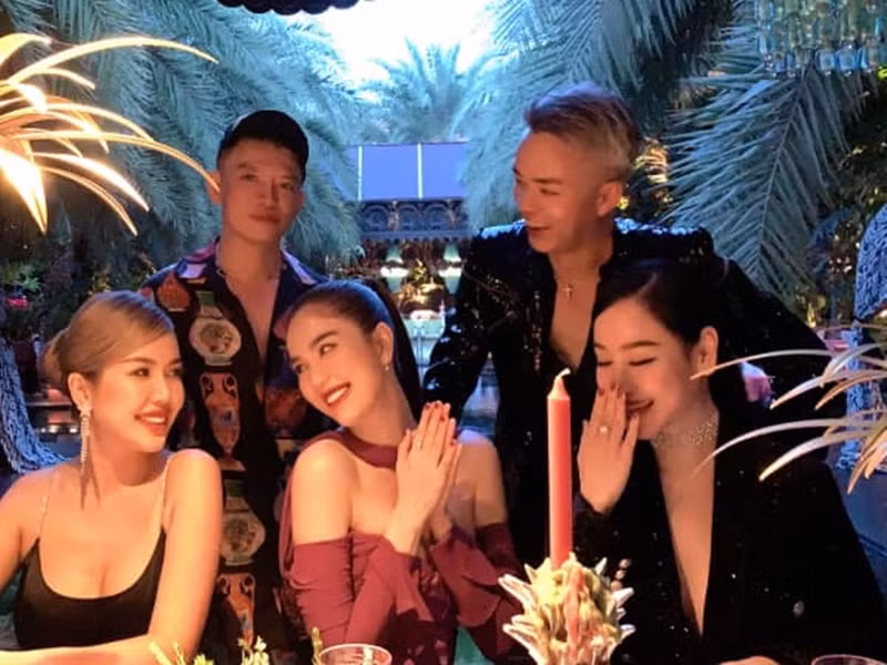 Những cuộc tụ tập của nhóm Ngọc Trinh không thiếu tiếng cười.