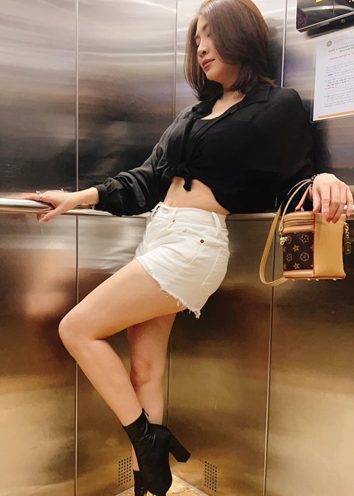 Ngoài sửa ngực, Pha Lê còn hút mỡ ở bụng, lưng để bơm vào vòng ba.