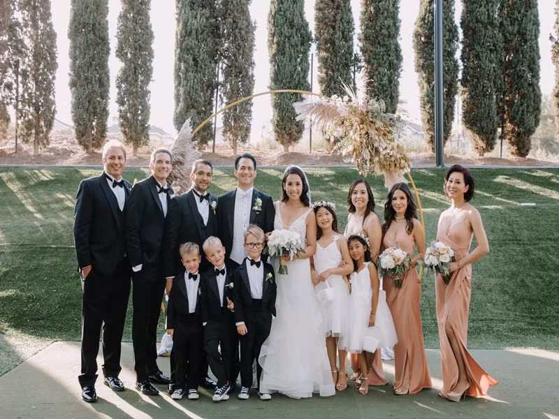 Nữ MC hải ngoại phủ nhận nghi vấn làm cô dâu.