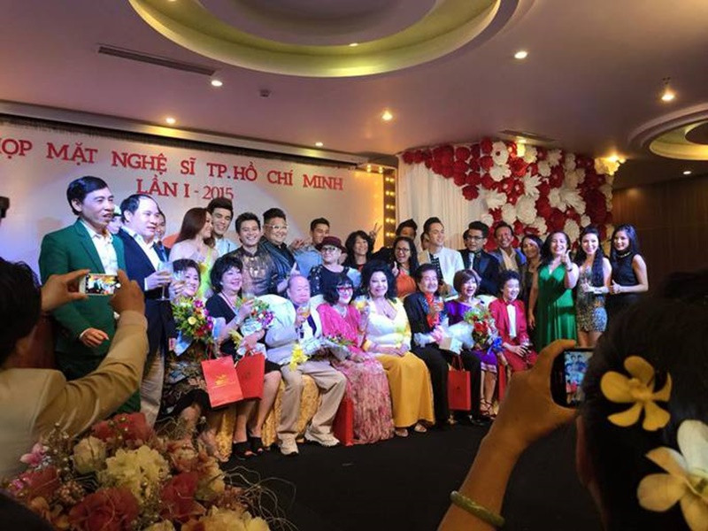 Về sự xuất hiện của Thẩm Thúy Hằng, Thanh Bạch chia sẻ trên Người lao động: "Chị ấy vẫn khỏe mạnh và hoạt bát, đầy lưu luyến đối với tình cảm khán giả mỗi khi nhắc về quá khứ vàng son của chị trên sàn diễn kịch nói Bông Hồng, Kim Cương và cả trên màn ảnh”. Ảnh: Người lao động