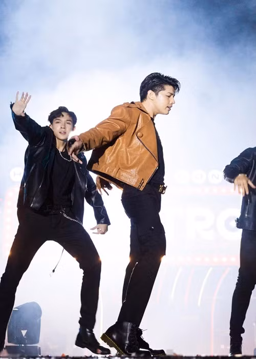 Mai Phương Thúy từng chia sẻ: "Noo yêu chiều cao của Thúy cũng như Thúy yêu khuôn mặt của Noo. Thúy biết Noo từ lúc cậu ấy chưa nổi tiếng, giờ thì nổi quá rồi. Bình thường, Thúy rất lý trí, nhưng cứ lần nào gặp người đẹp trai như Noo là lại mất hết tự chủ. Cậu ấy nói gì là Thúy nghe hết, không dám cãi".