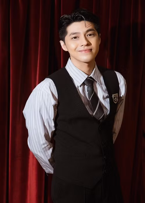 Nụ cười của Noo Phước Thịnh đốn tim nhiều nữ khán giả.