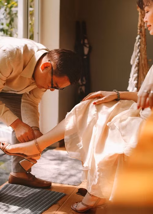 Nhân dịp sinh nhật bố, Phạm Quỳnh Anh còn gửi lời chúc mừng sinh nhật đến đấng sinh thành. “Mong ông luôn mạnh khỏe, bình an, luôn hạnh phúc bên cạnh con cháu và đặc biệt là người yêu 50 năm của ông ạ”, nữ ca sĩ viết. Ảnh: FBNV