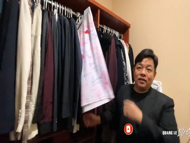 Thế nhưng, do thân hình của Quang Lê quá khổ, có những chiếc từ lúc mua tới giờ, anh cũng không mặc được.