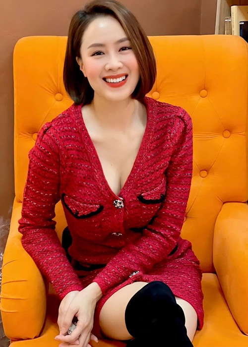 Ở tuổi 39, từng 2 lần sinh nở, Hồng Diễm vẫn trẻ trung, xinh đẹp.