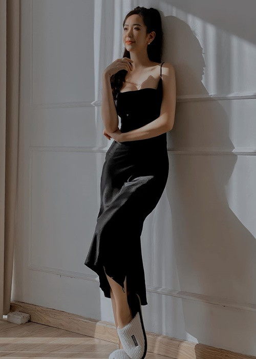 Giản dị trên phim, ngoài đời Kim Oanh có vẻ ngoài gợi cảm.