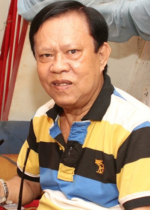 Nhạc sĩ Vinh Sử tâm sự trên Tin tức, tuy khó khăn nhưng ông thấy mình may mắn hơn rất nhiều người, bởi ông luôn nhận được sự giúp đỡ của người hâm mộ, của các nghệ sĩ từ trong và ngoài nước, điều đó giúp ông thấy luôn yêu đời, biết ơn đời nghệ sĩ. Ảnh: Yan