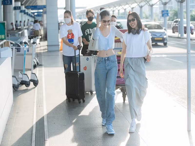 Mới đây, đôi bạn thân cùng đi du lịch Thái Lan. Ảnh: FBNV