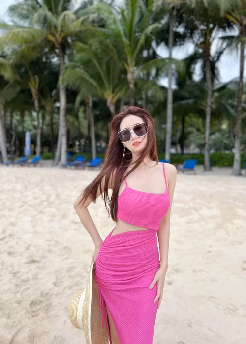 Nữ diễn viên bày tỏ: "Hôm nay mình hơi buồn vì biết rằng có một số người không công nhận thành quả của mình. Sau lưng mình họ đi đơm đặt, bịa chuyện, nói rằng những thành công đó mình không xứng đáng có được, đó là do người khác dùng tiền để mua cho mình". Ảnh: FBNV