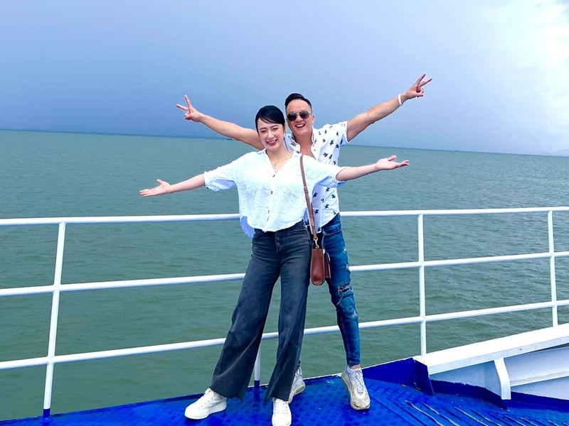 Sau mối tình “3 ngày”, Cao Thái Sơn và Angela Phương Trinh vẫn thường xuyên xuất hiện bên nhau. Ảnh: FBNV