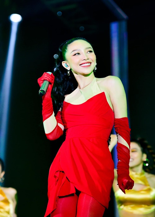 Tóc Tiên không nhắc đến Hiền Hồ từ khi vướng nghi vấn "cạch mặt" Ảnh: FBNV